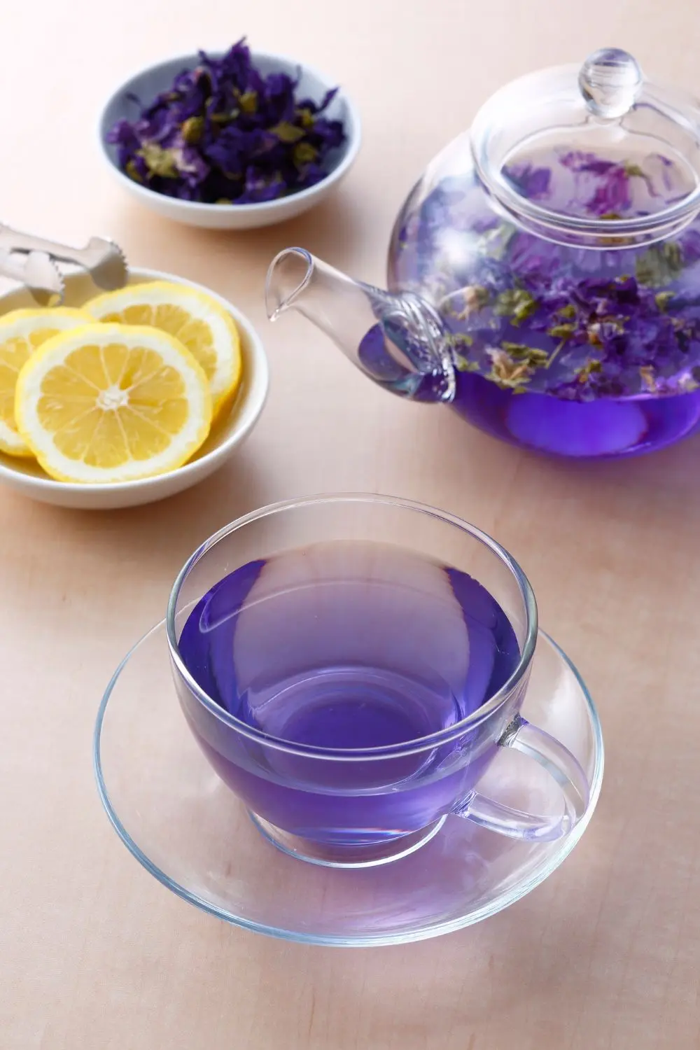 butterfly pea flower tea butterfly pea flower tea from fresh and dried flowers with lemon slices